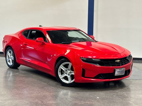 Used 2019 Chevrolet Camaro LT RWD image 2