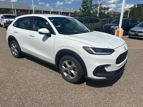 Used 2024 Honda HR-V LX image 2
