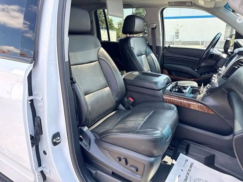 Used 2020 Chevrolet Suburban Premier AWD/4WD image 26