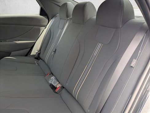 Used 2025 Hyundai Elantra Sport image 18