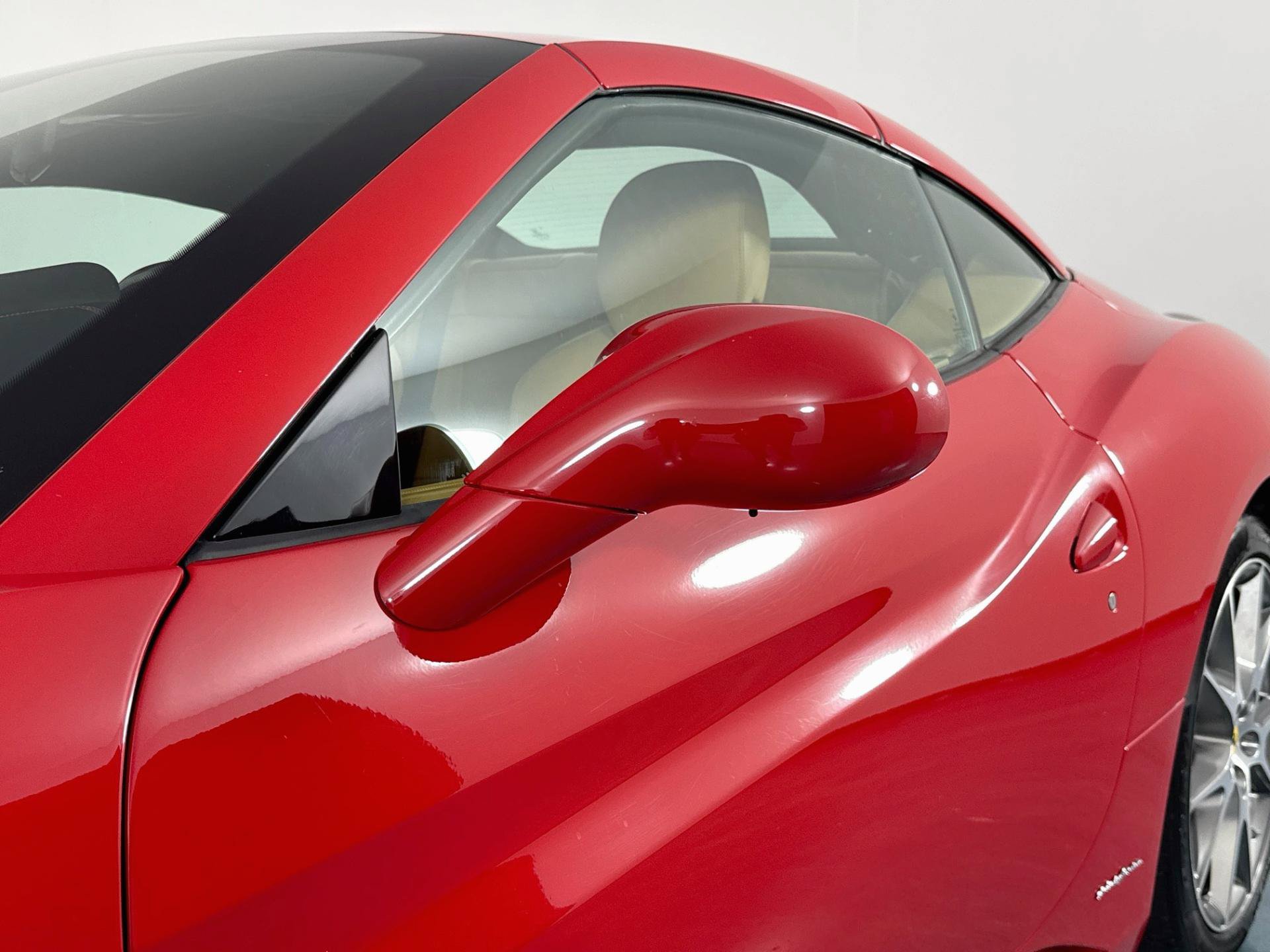 Used 2010 Ferrari California RWD image 45