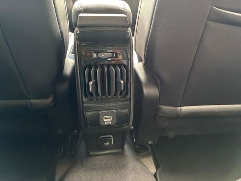 Used 2025 Jeep Compass Limited image 22