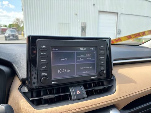 Used 2020 Toyota RAV4 XLE AWD/4WD image 24
