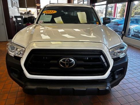 Used 2022 Toyota Tacoma SR image 5
