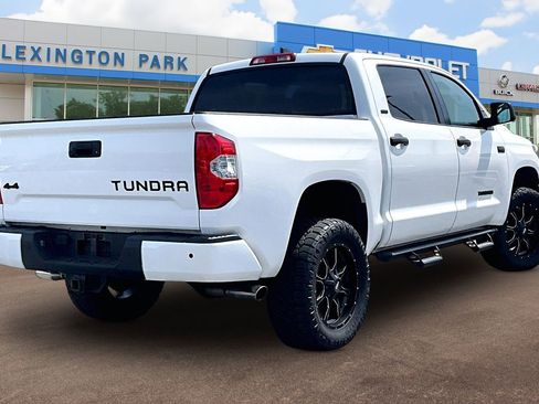 Used 2020 Toyota Tundra SR5 w/ SR5 Convenience Package image 13