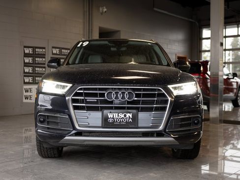 Used 2019 Audi Q5 Prestige w/ Prestige Package image 3