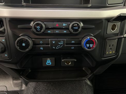 New 2025 Ford F550 4x4 Regular Cab Super Duty image 13