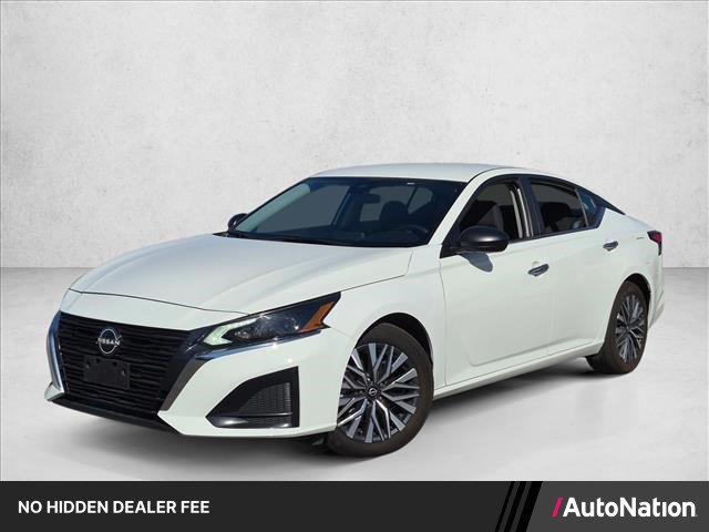 Used 2025 Nissan Altima 2.5 SV FWD image 1