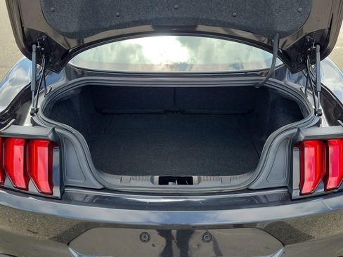 Used 2023 Ford Mustang Coupe image 7