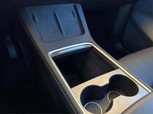 Used 2023 Tesla Model Y Long Range image 26