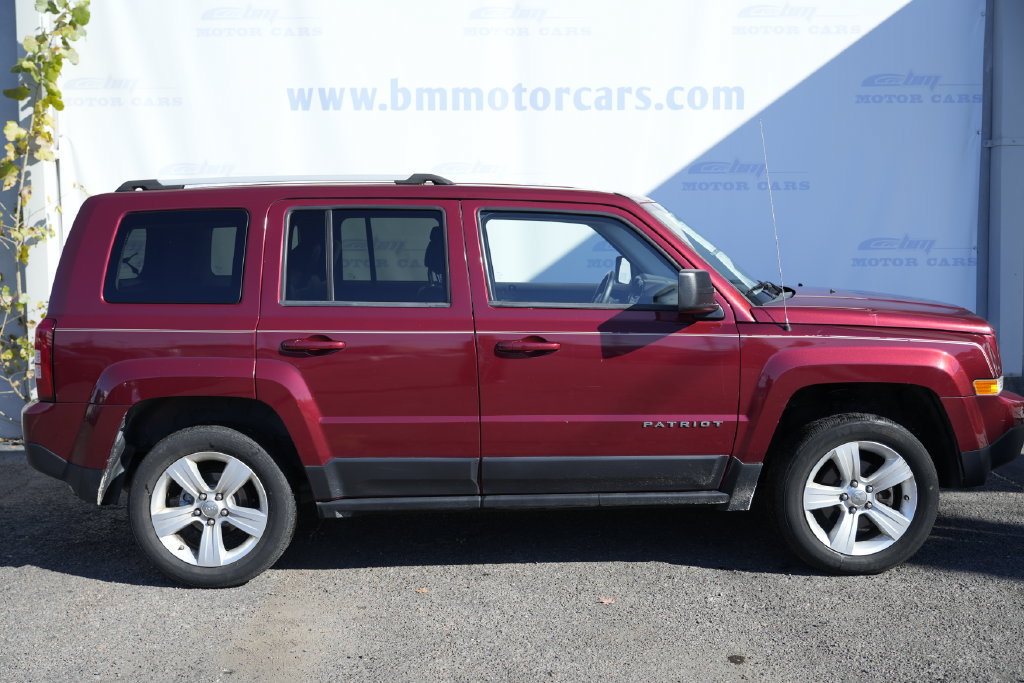 Used 2012 Jeep Patriot Limited AWD/4WD image 7