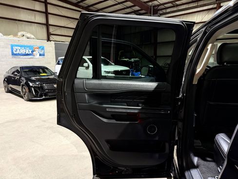 Used 2019 Ford Expedition Platinum RWD image 16