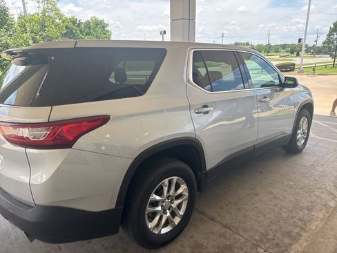 Used 2018 Chevrolet Traverse LS FWD image 6