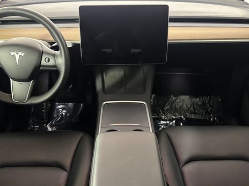 Used 2023 Tesla Model Y Long Range AWD/4WD image 18