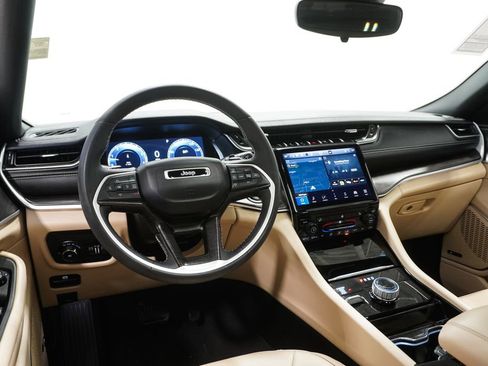 Used 2023 Jeep Grand Cherokee L Limited image 21