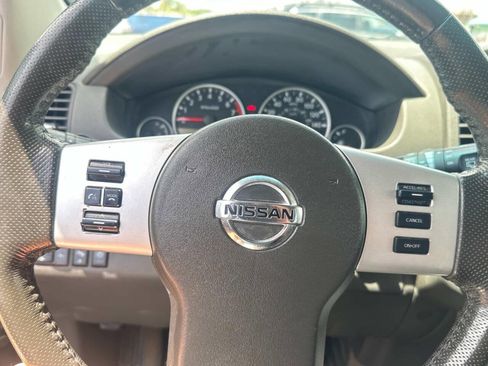 Used 2010 Nissan Pathfinder LE w/ Navigation Pkg image 10