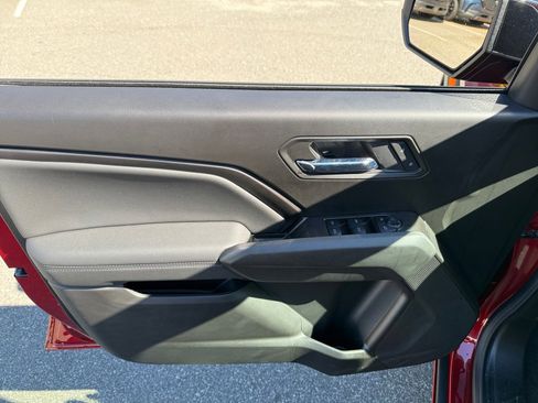 New 2025 GMC Canyon Elevation w/ Convenience Package image 16