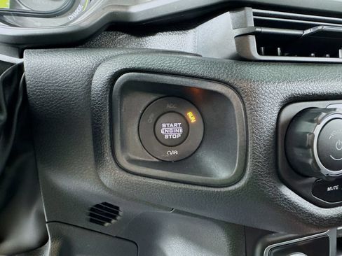 Used 2024 Jeep Wrangler Unlimited w/ Convenience Group AWD/4WD image 16