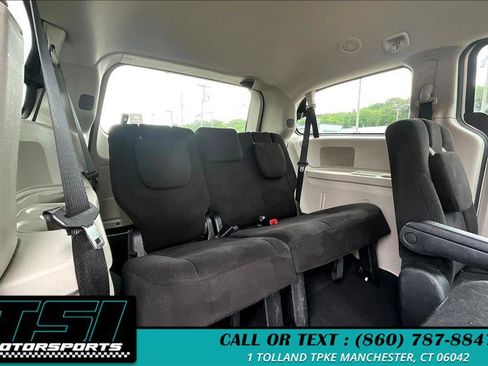 Used 2012 Dodge Grand Caravan SE image 28