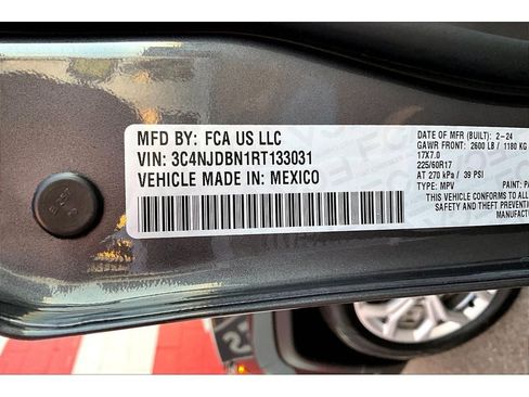 Used 2024 Jeep Compass Latitude image 36