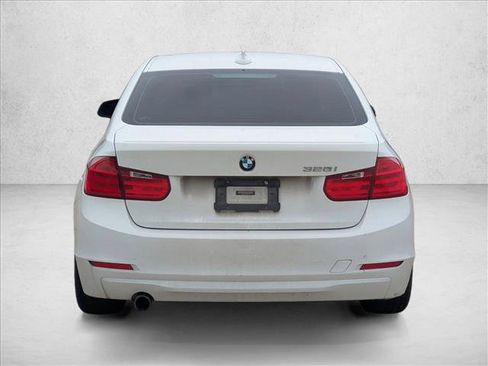 Used 2015 BMW 320i Sedan RWD image 6