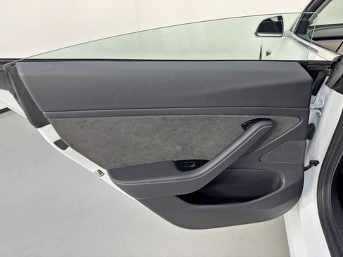 Used 2018 Tesla Model 3 Long Range image 40