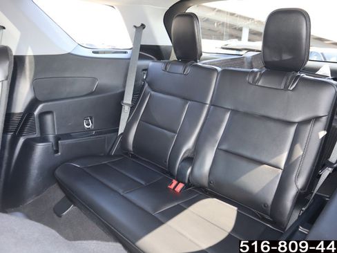 Used 2024 Ford Explorer XLT w/ Equipment Group 202A AWD/4WD image 18