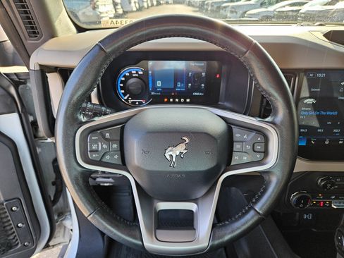 Used 2022 Ford Bronco Wildtrak image 16