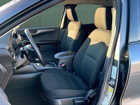 Used 2025 Ford Escape Active image 11