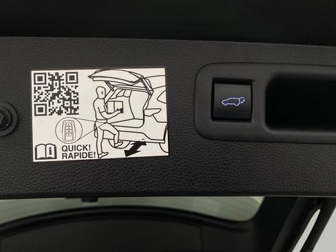 Used 2021 Toyota Highlander Limited image 9