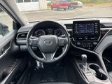 Used 2022 Toyota Camry SE image 2