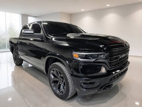 Used 2020 RAM 1500 Limited w/ Black Appearance Package AWD/4WD image 6