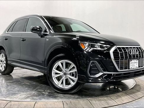 Certified 2025 Audi Q3 2.0T Premium w/ Convenience Package image 10