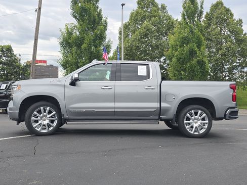 Used 2024 Chevrolet Silverado 1500 High Country AWD/4WD image 27