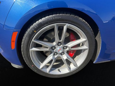 Certified 2021 Chevrolet Camaro LT w/ RS Package RWD image 9
