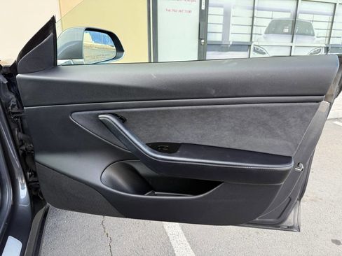 Used 2018 Tesla Model 3 Long Range image 27