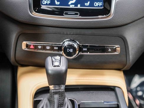 Used 2021 Volvo XC90 T6 Inscription w/ Advanced Package image 14