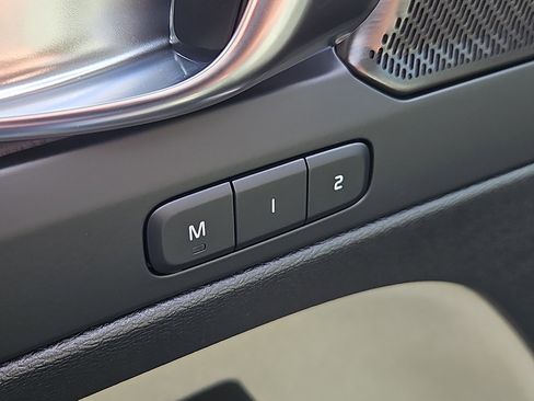 New 2026 Volvo XC40 B5 Ultra w/ Protection Package Premier image 10