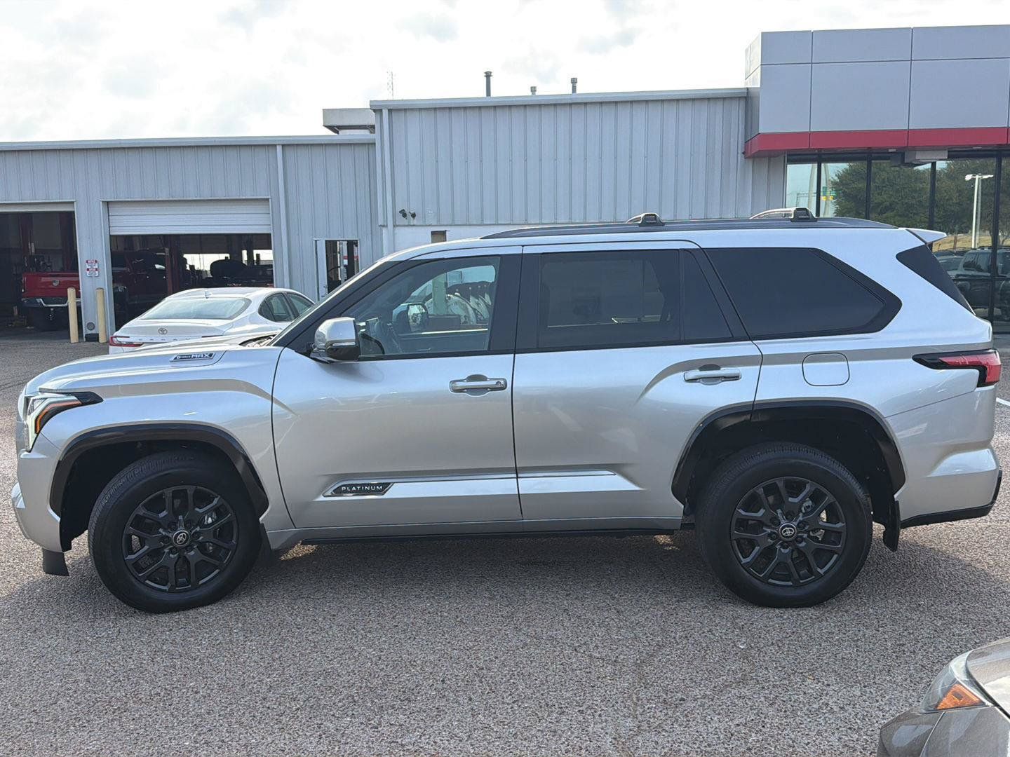 Certified 2025 Toyota Sequoia Platinum AWD/4WD image 6