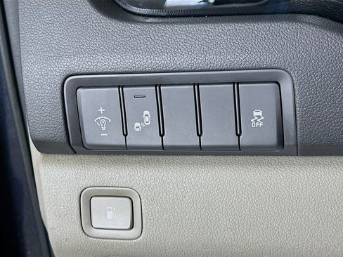 Used 2016 Kia Sedona EX image 16