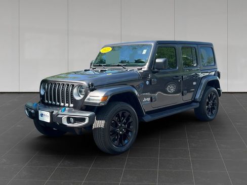 Used 2022 Jeep Wrangler Unlimited Sahara w/ Dual Top Group AWD/4WD image 1