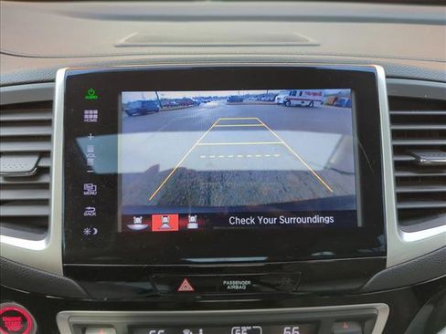 Used 2016 Honda Pilot Touring image 15