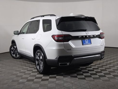 New 2026 Honda Pilot Elite image 9