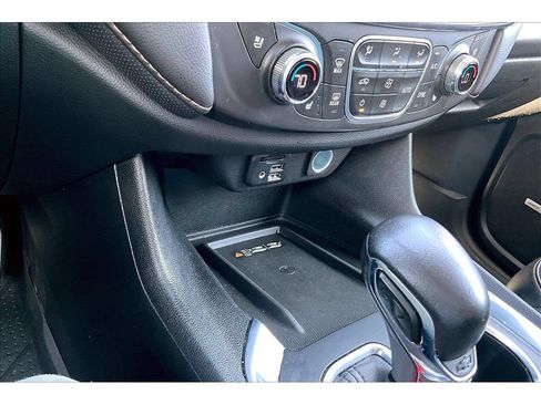 Used 2021 Chevrolet Traverse Premier w/ Redline Edition AWD/4WD image 16