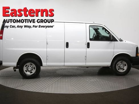 Used 2017 Chevrolet Express 2500 RWD image 44