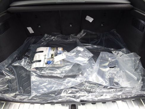 New 2026 BMW X6 xDrive40i w/ Climate Comfort Package image 17