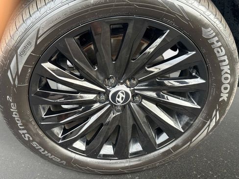 Used 2024 Hyundai Palisade Calligraphy image 11