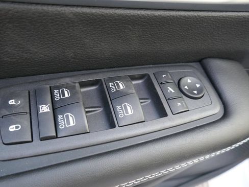 New 2026 Chrysler Pacifica Limited w/ Uconnect Theater Family Group AWD/4WD image 24