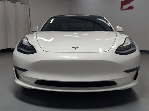 Used 2020 Tesla Model 3 Standard Range image 25