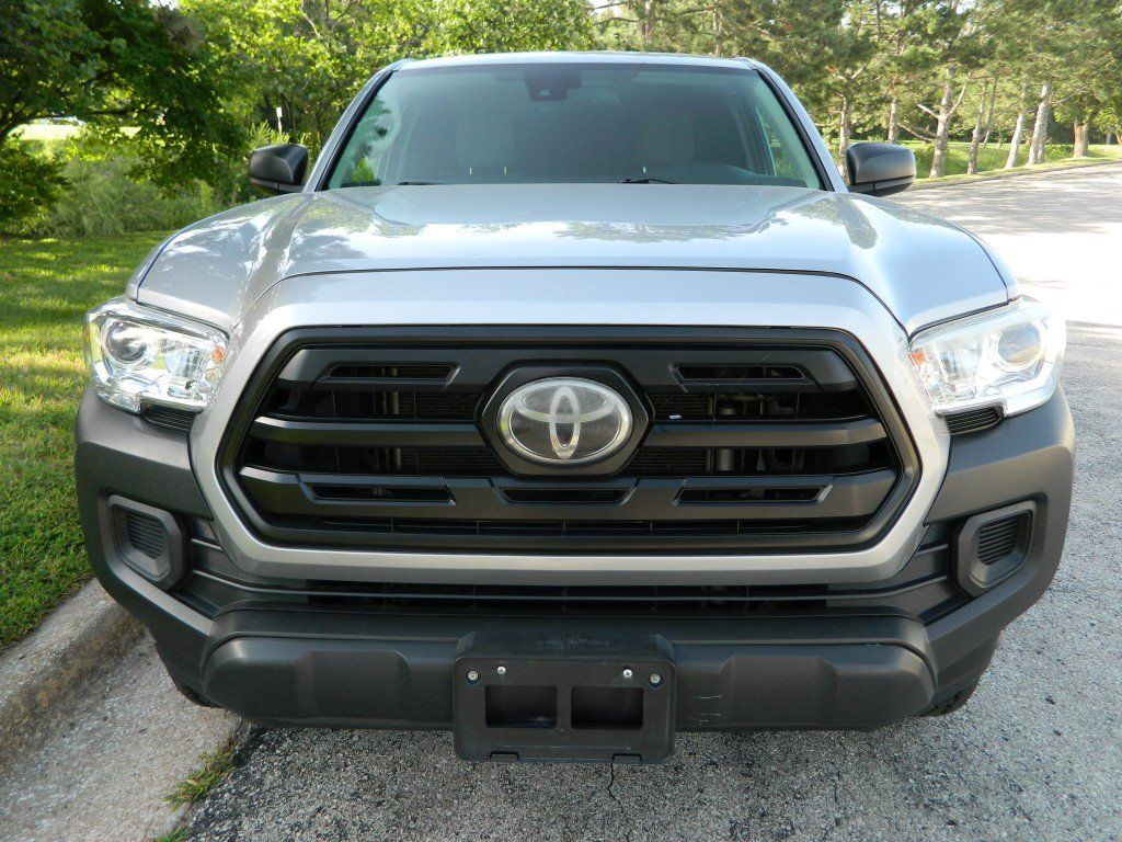 Used 2019 Toyota Tacoma SR RWD image 2